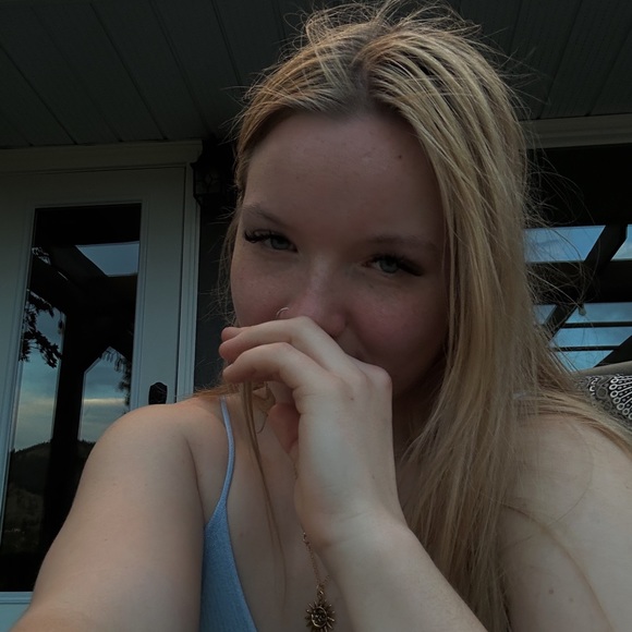 Meet the Posher Other - Meet your Posher, Brooke